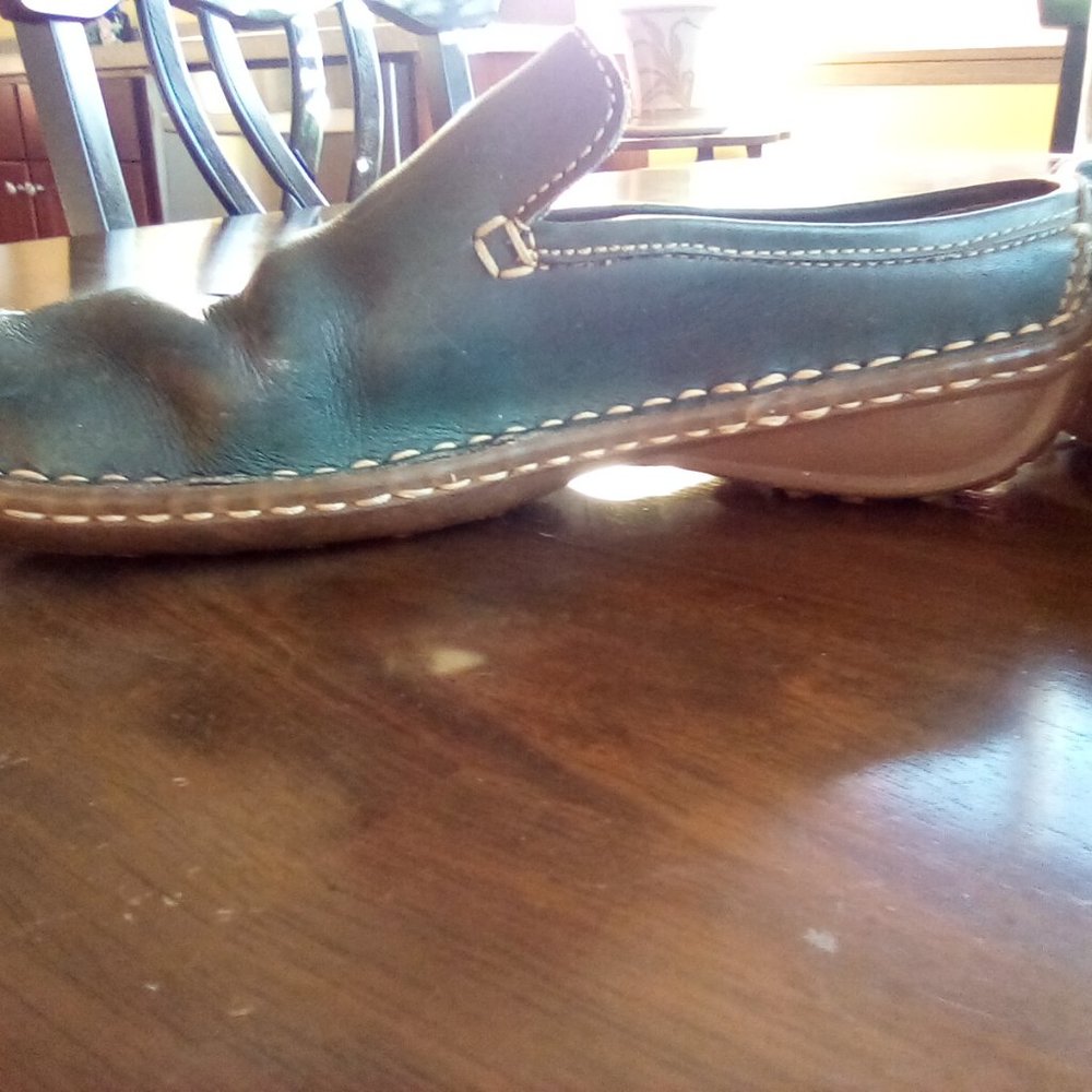 Shoes - Picture 2 of 5